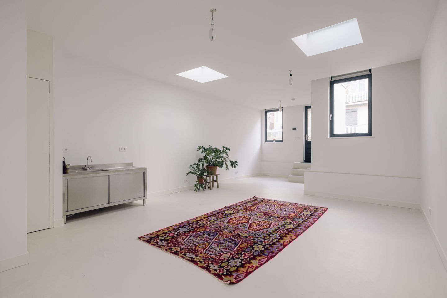 View photo 2 of Middenweg 20-S