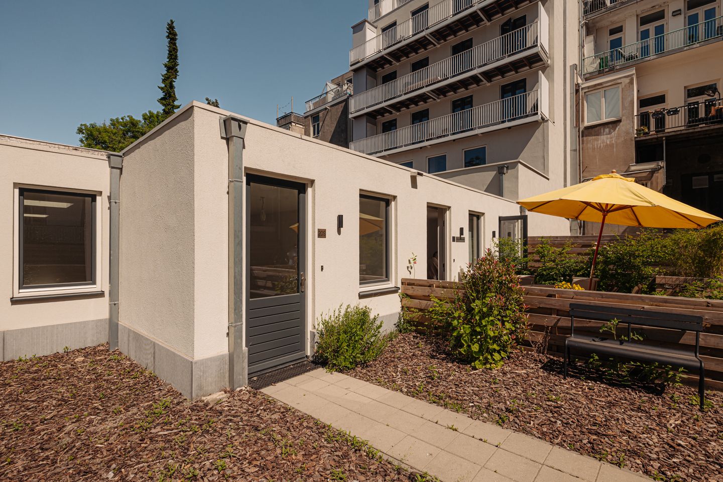 View photo 1 of Middenweg 20-S