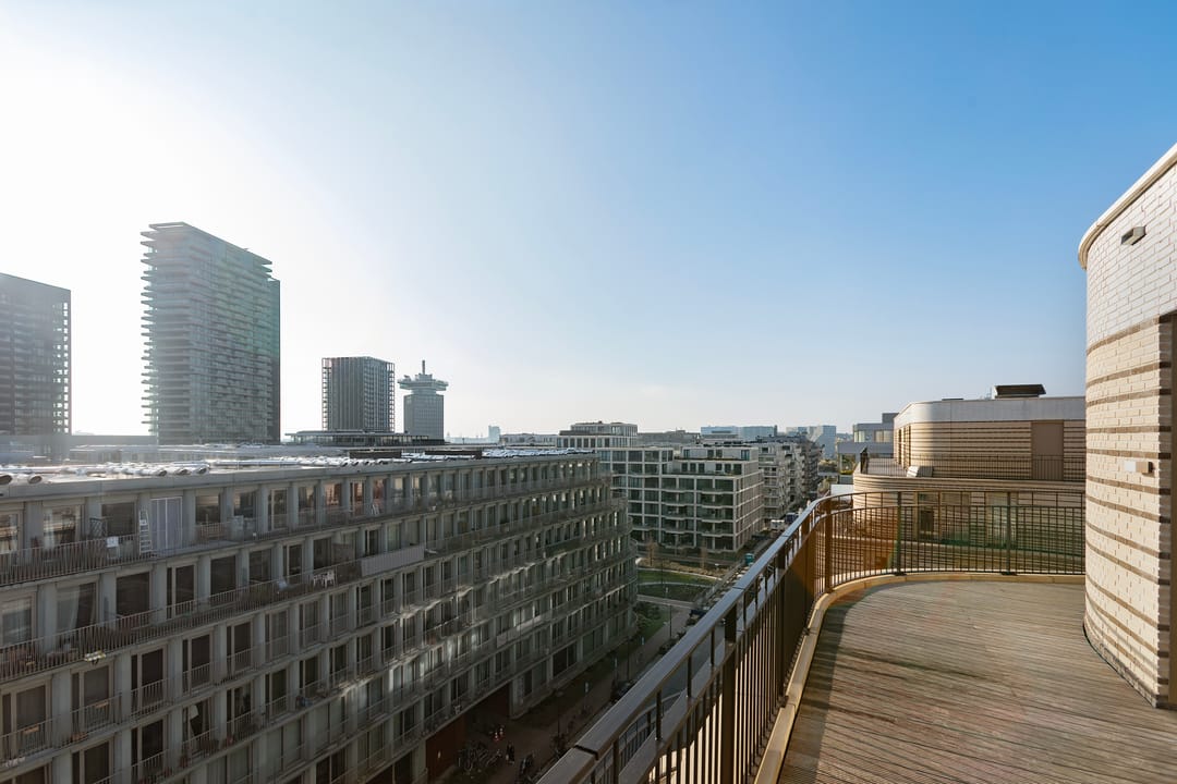 Luxurious Penthouse with Panoramic Views in Amsterdam Overhoeks — 23