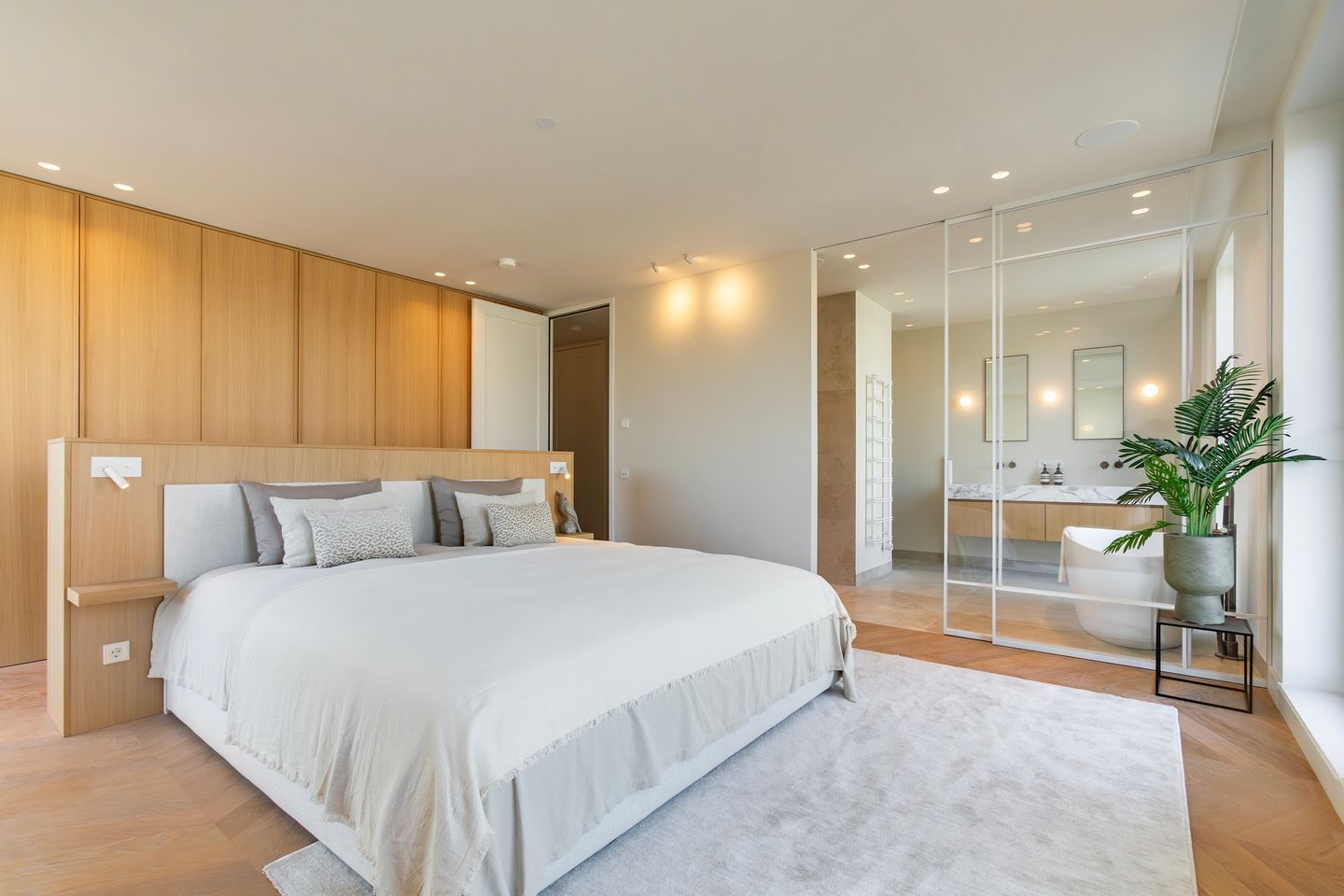 Luxurious Penthouse with Panoramic Views in Amsterdam Overhoeks — 25