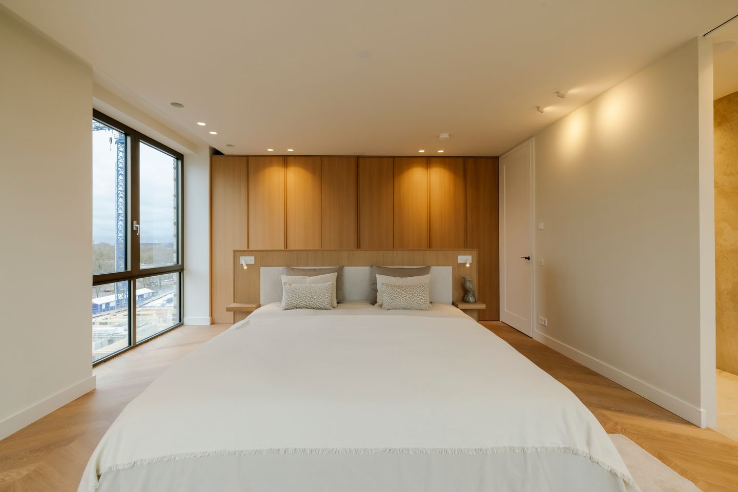 Luxurious Penthouse with Panoramic Views in Amsterdam Overhoeks — 34