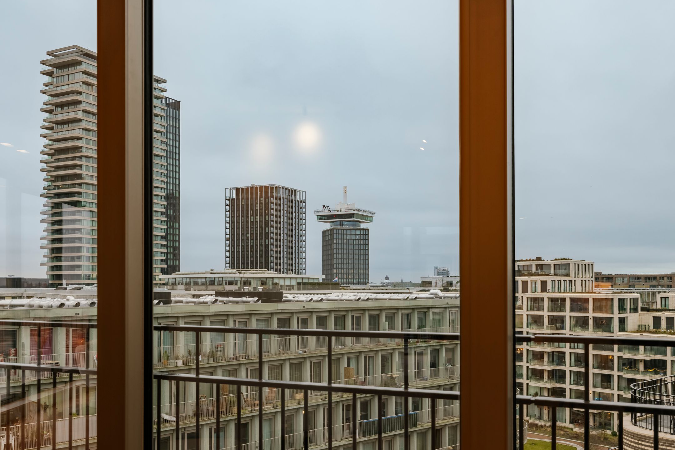 Luxurious Penthouse with Panoramic Views in Amsterdam Overhoeks — 36