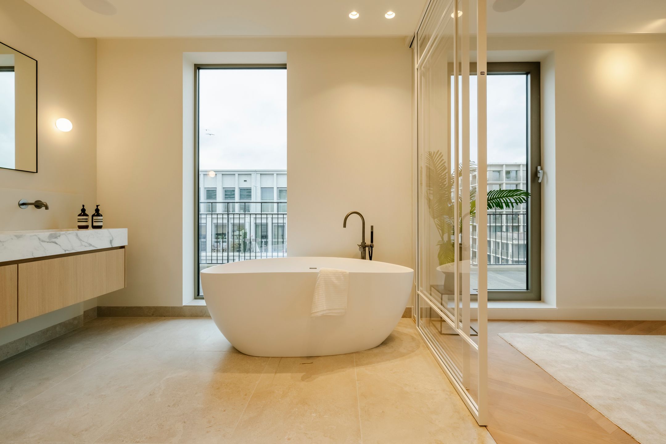 Luxurious Penthouse with Panoramic Views in Amsterdam Overhoeks — 27