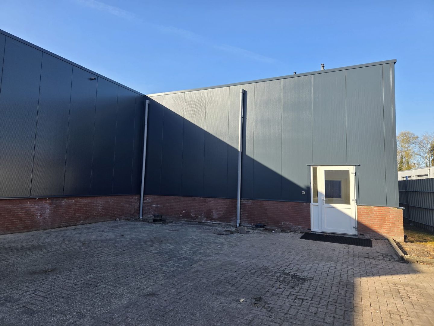 Bekijk foto 3 van Bedrijvenweg 45