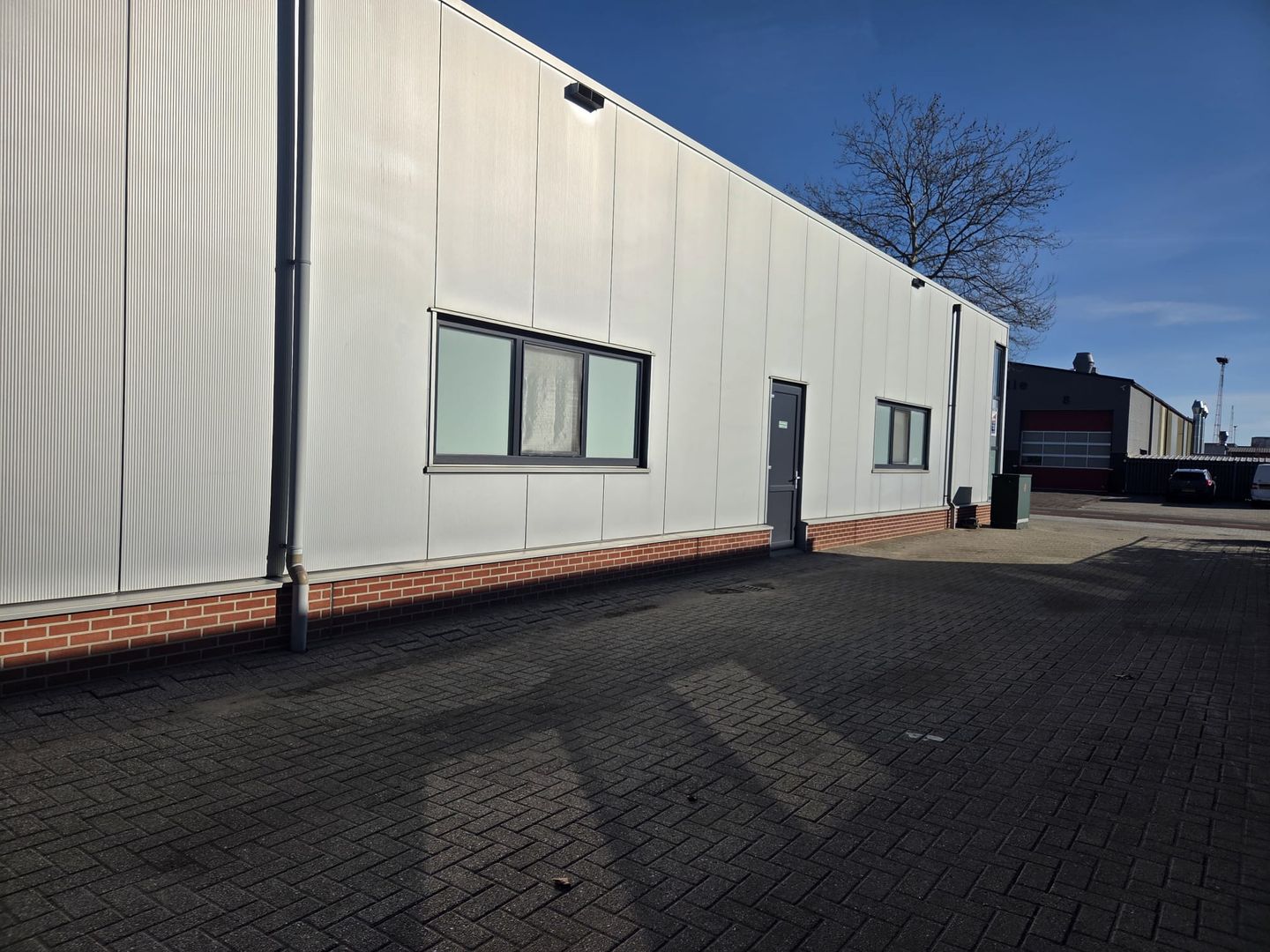 Bekijk foto 4 van Bedrijvenweg 45