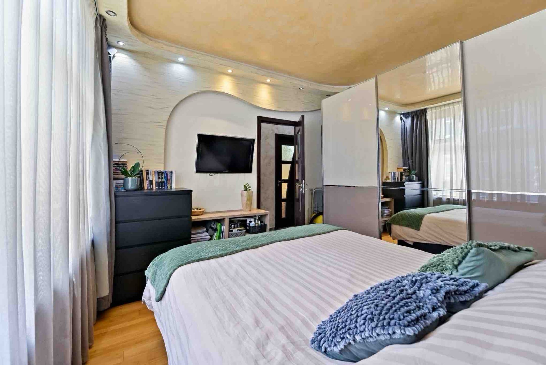 Photo 24 of Dautzenbergstraat 43