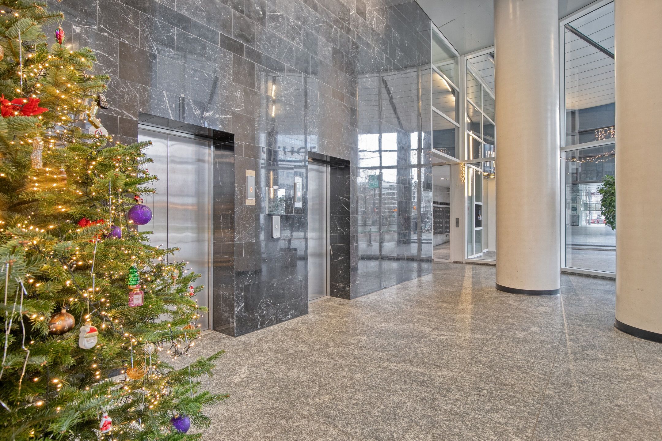 Foto 21 van Weena 247