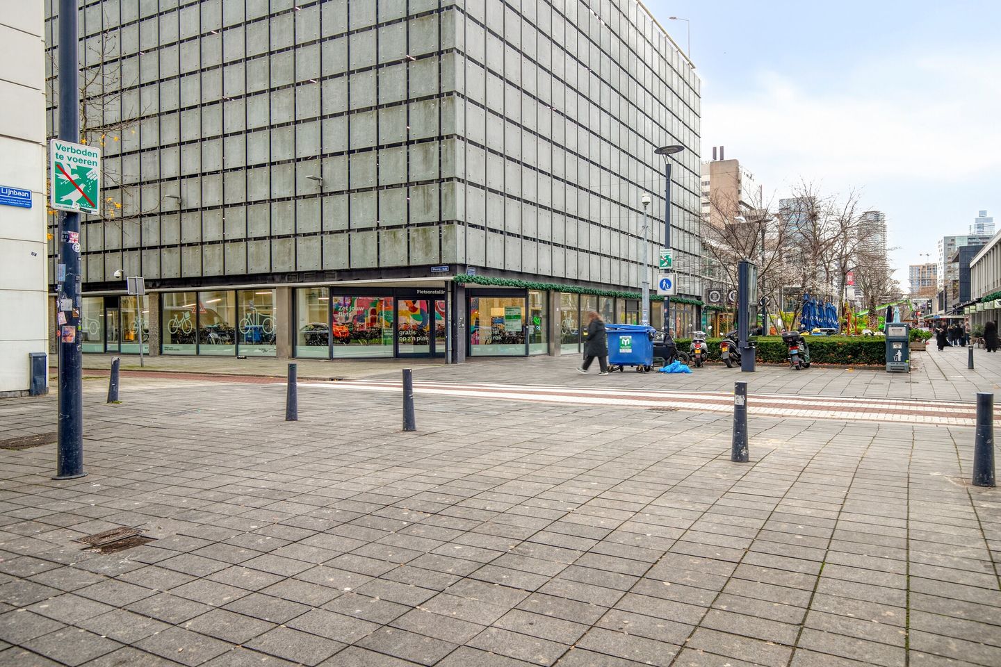 Foto 25 van Weena 247