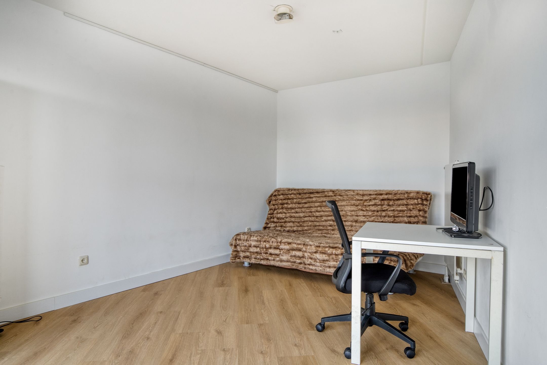 Foto 15 van Weena 247