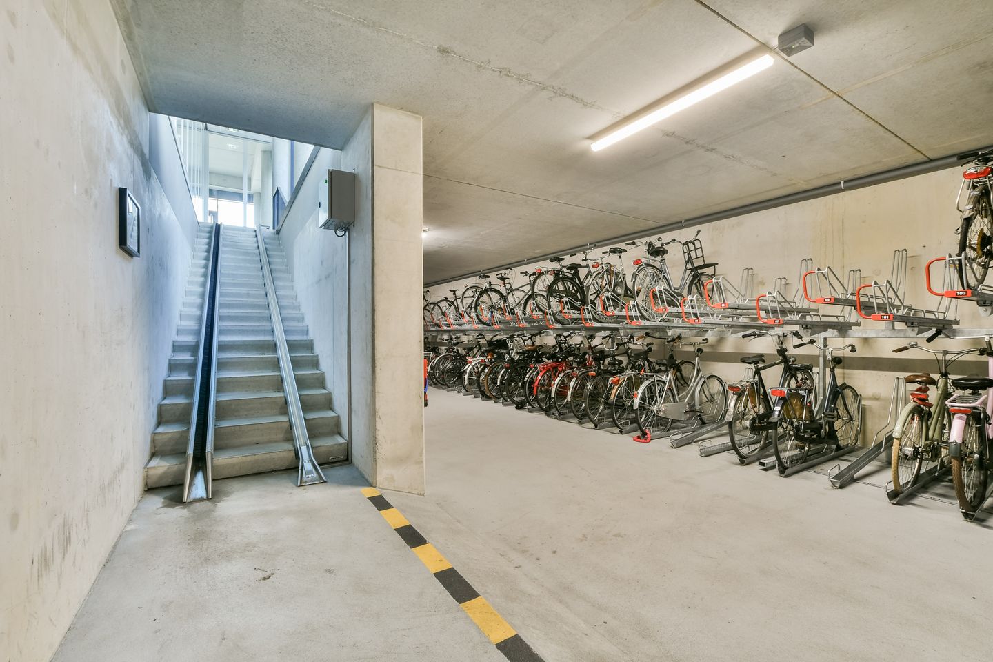 Foto 19 van Gustav Mahlerlaan 25-E