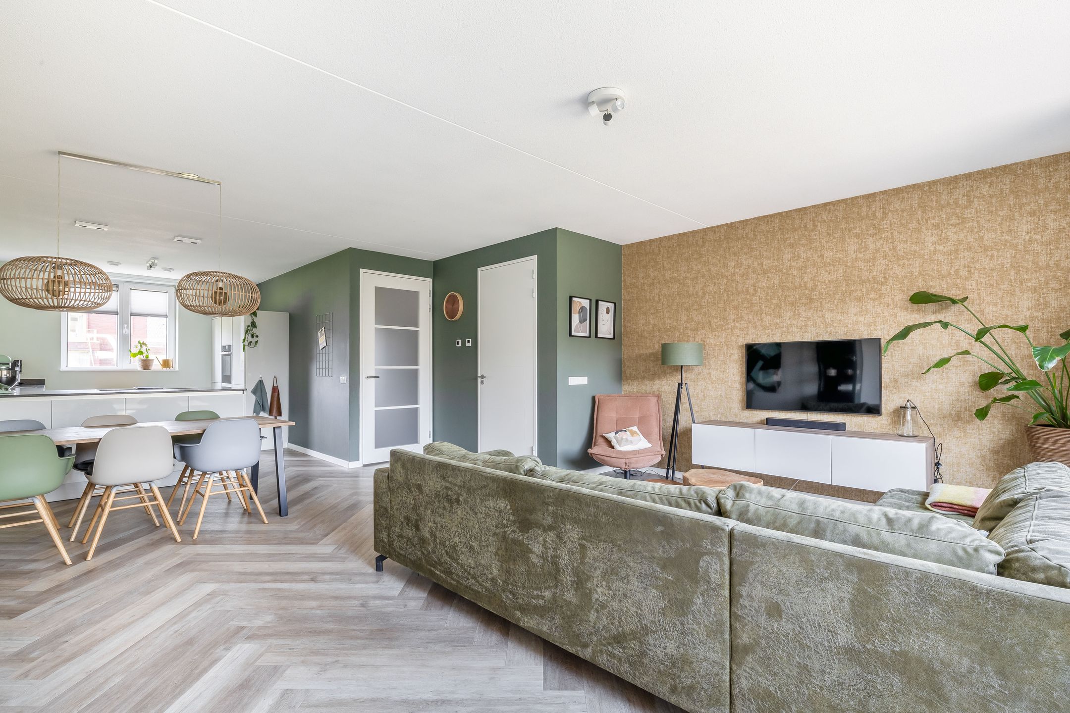 Foto 15 van Meeroeverslaan 190