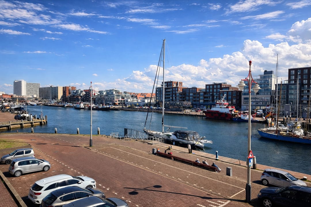 Photo 2 of Hellingweg 16-A