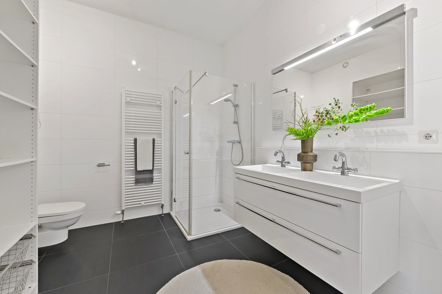 Photo 35 of Hellingweg 16-A