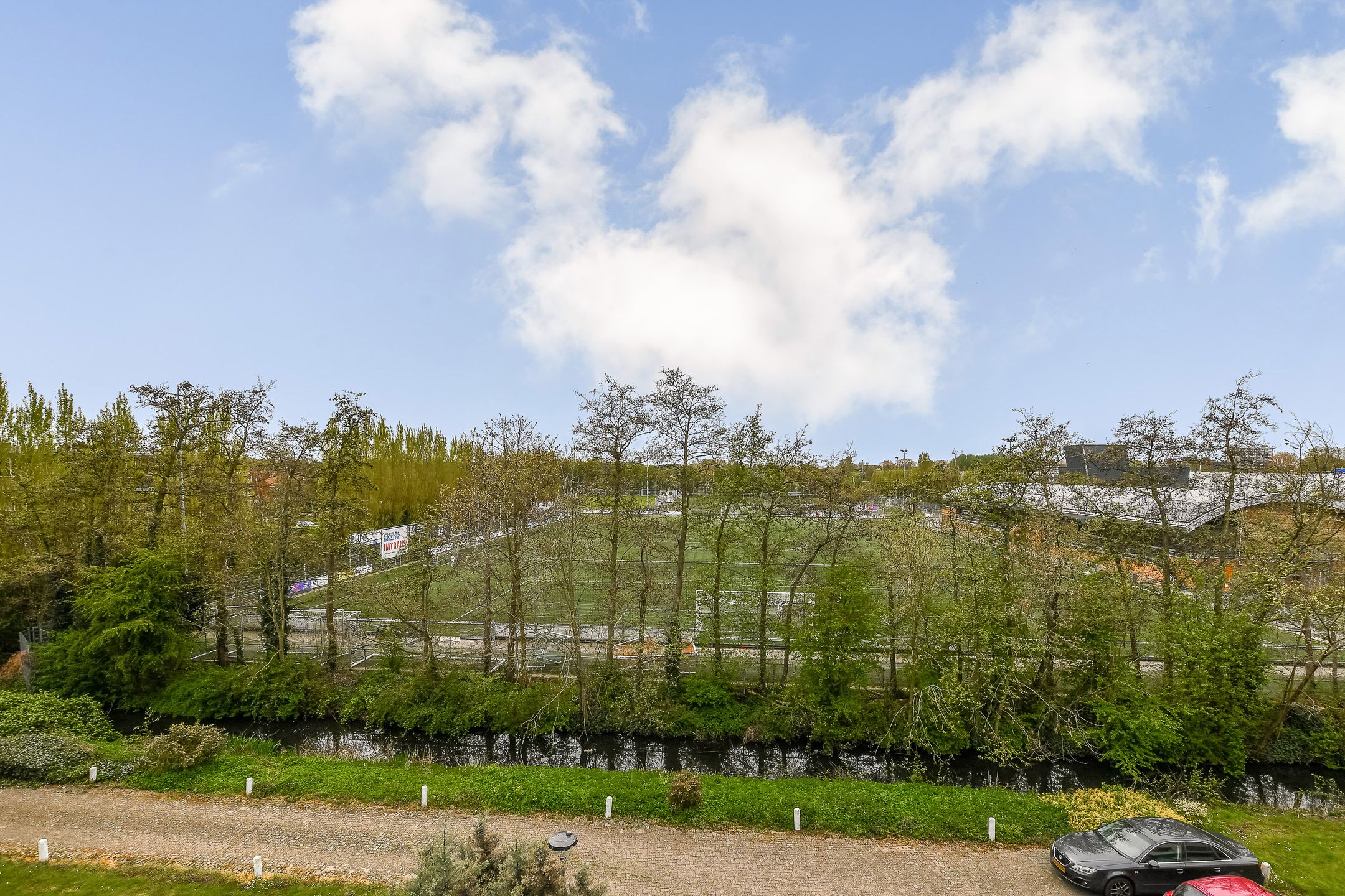 Photo 15 of Burgemeester A. van Walsumlaan 51