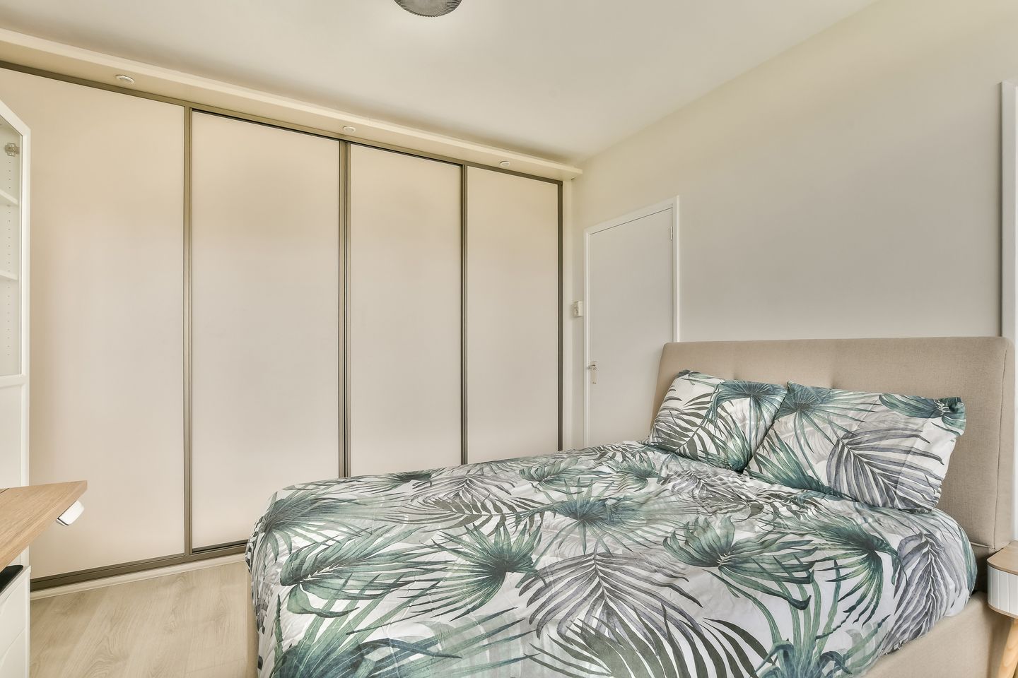 Photo 20 of Burgemeester A. van Walsumlaan 51