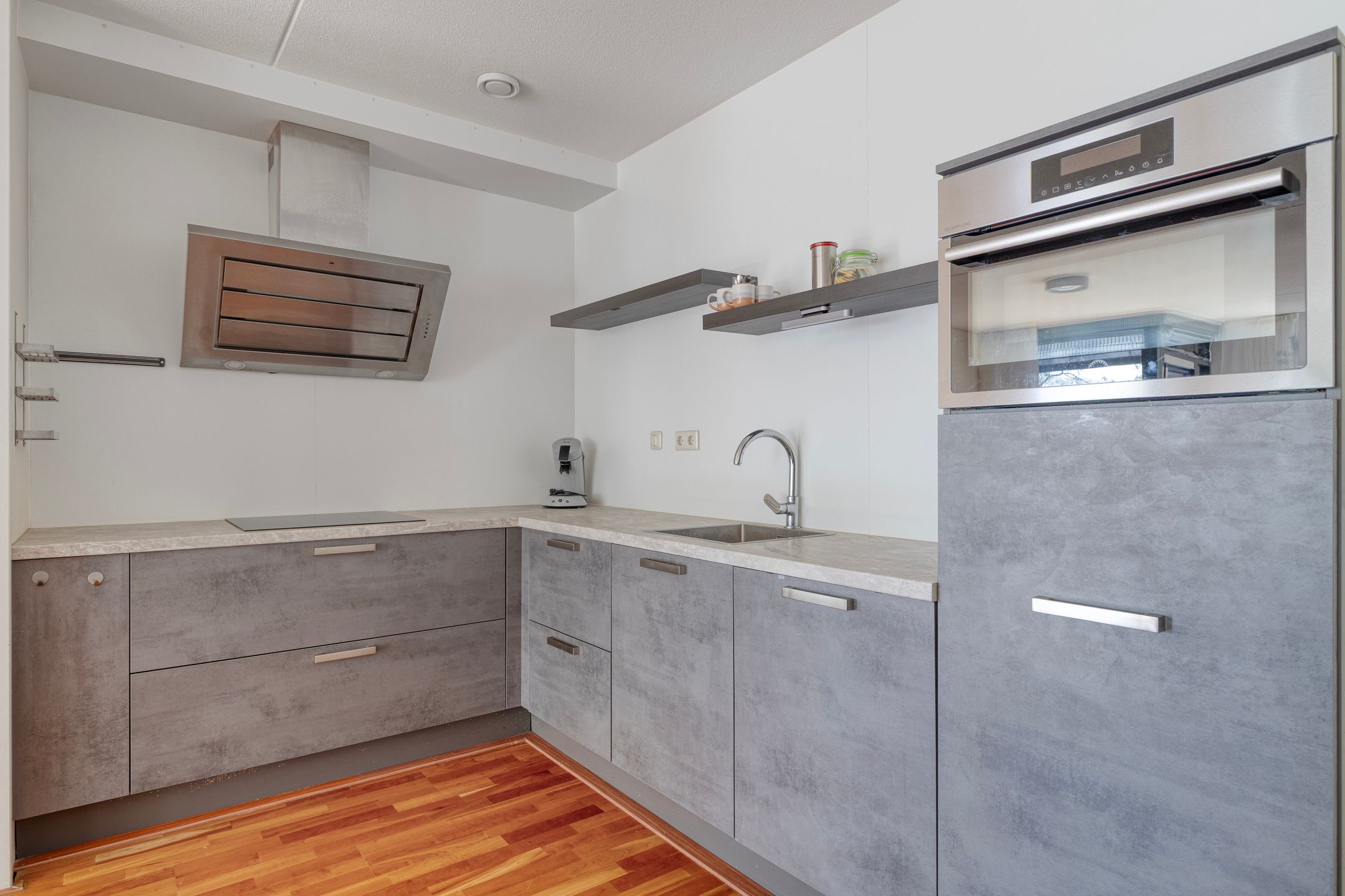 Foto 9 van Burg v Roijenstr Oost 4-F