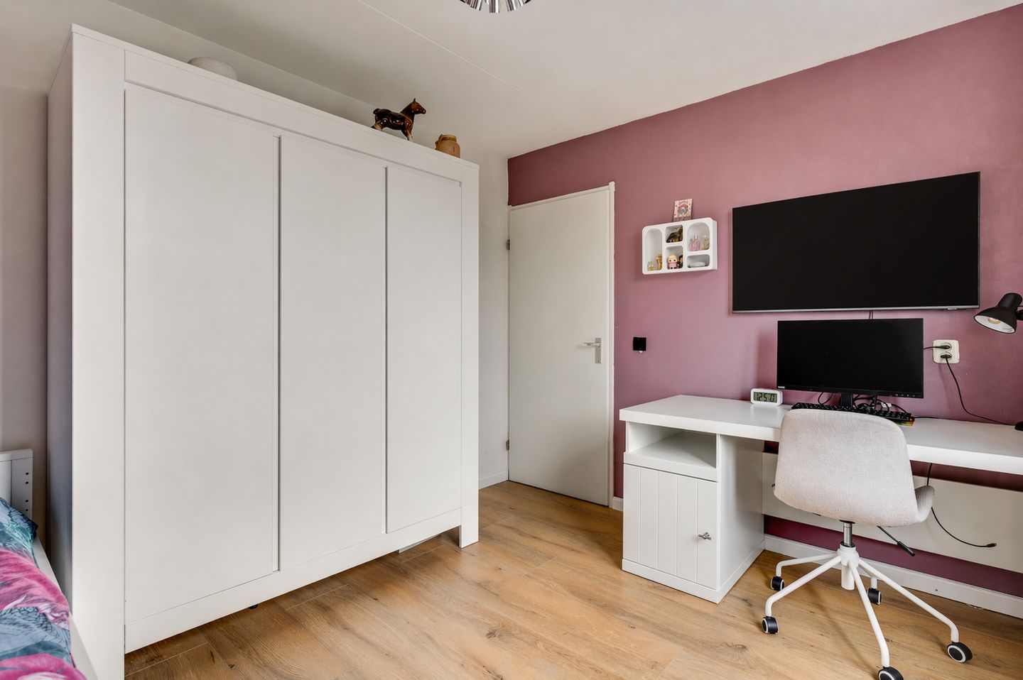 Photo 35 of Kanakker 34