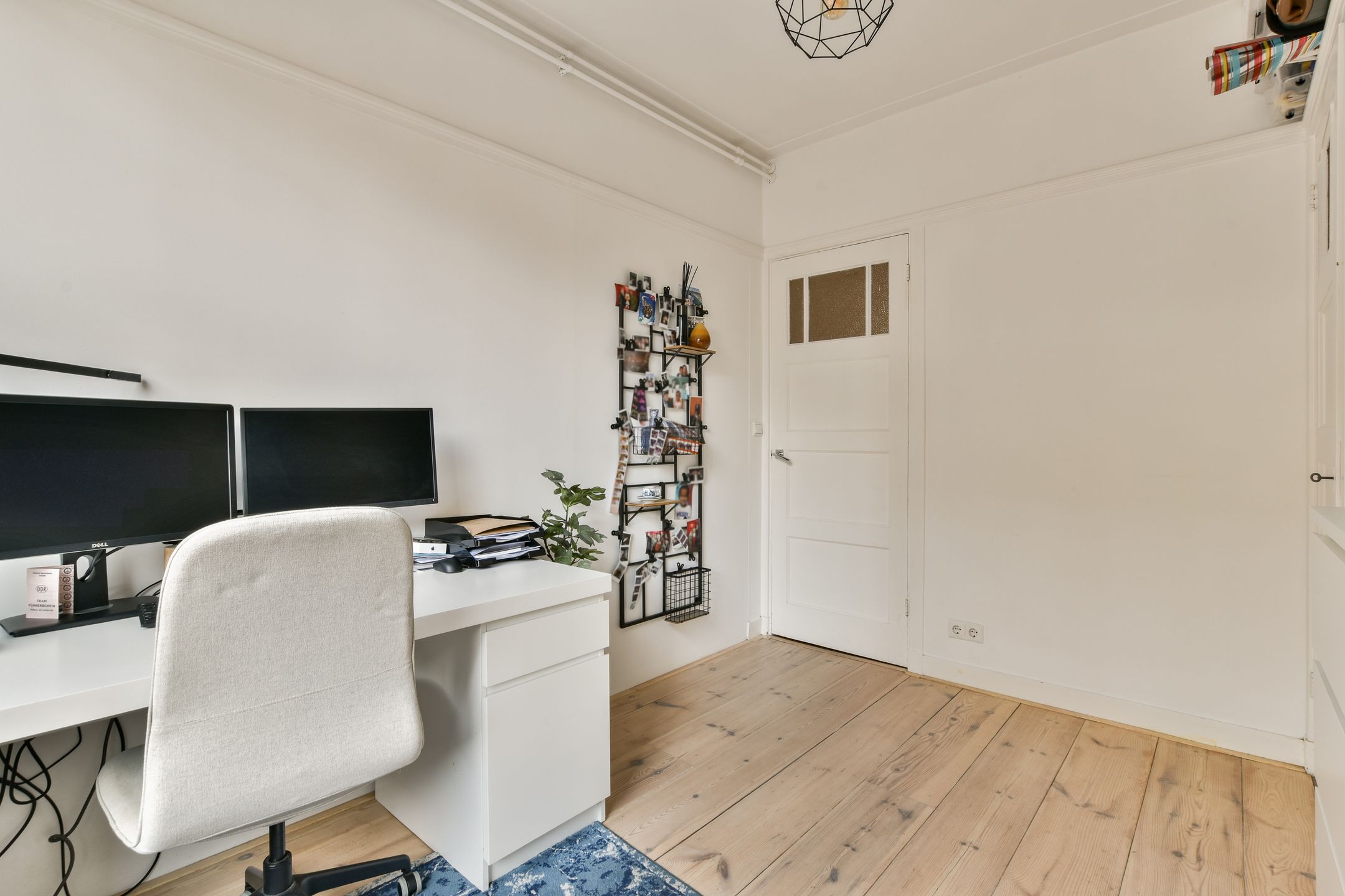 Charming Upper Floor Apartment with Authentic Details in Popular Hoofddorppleinbuurt — 18