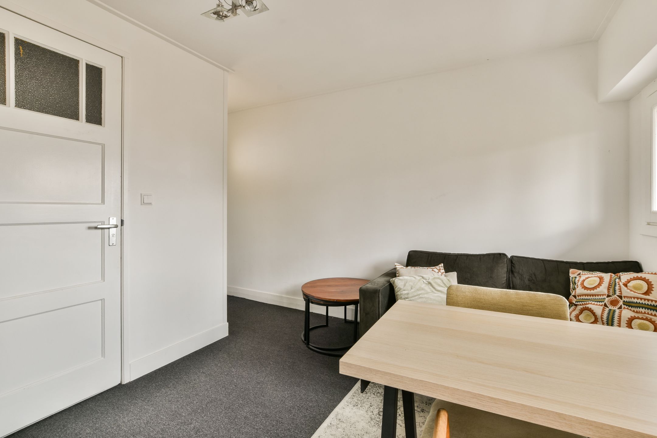Charming Upper Floor Apartment with Authentic Details in Popular Hoofddorppleinbuurt — 21