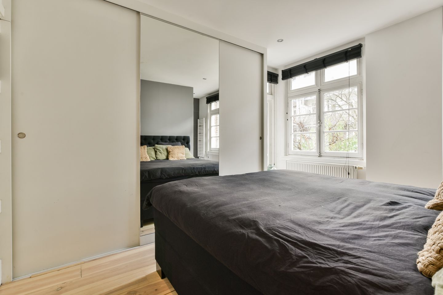 Charming Upper Floor Apartment with Authentic Details in Popular Hoofddorppleinbuurt — 14