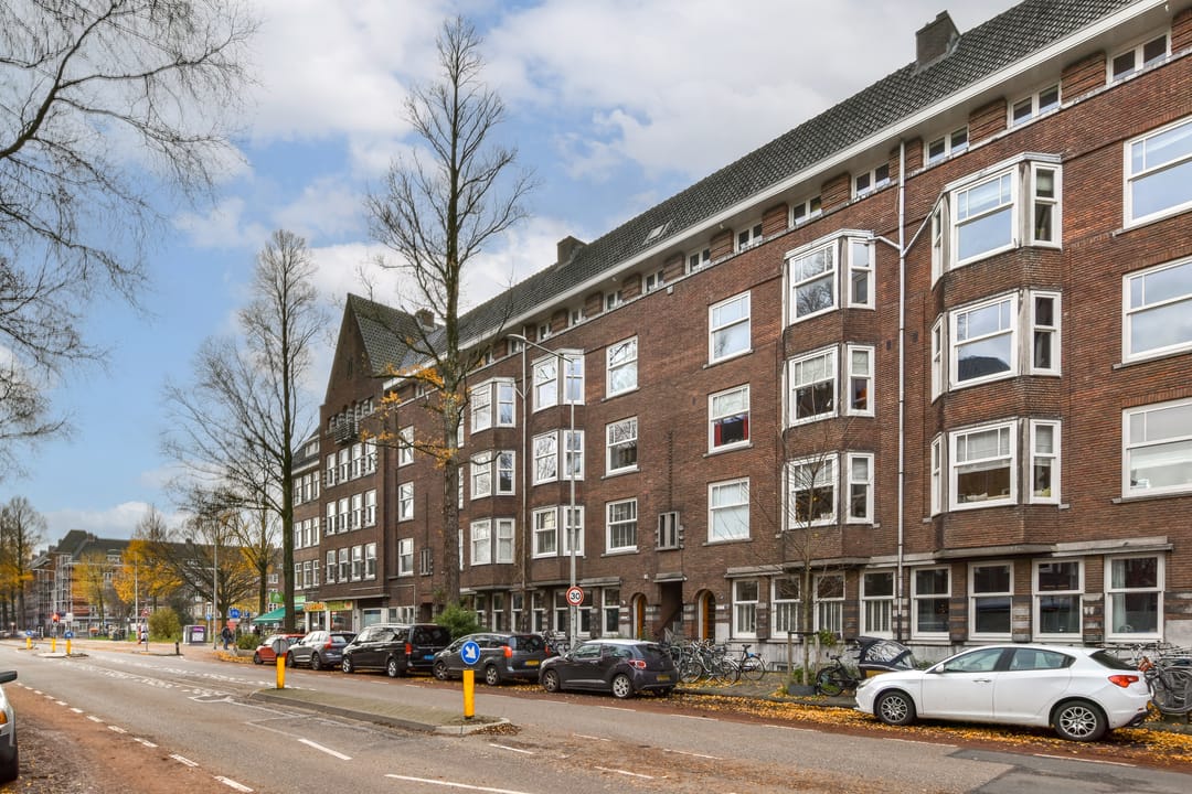 Charming Upper Floor Apartment with Authentic Details in Popular Hoofddorppleinbuurt — 26