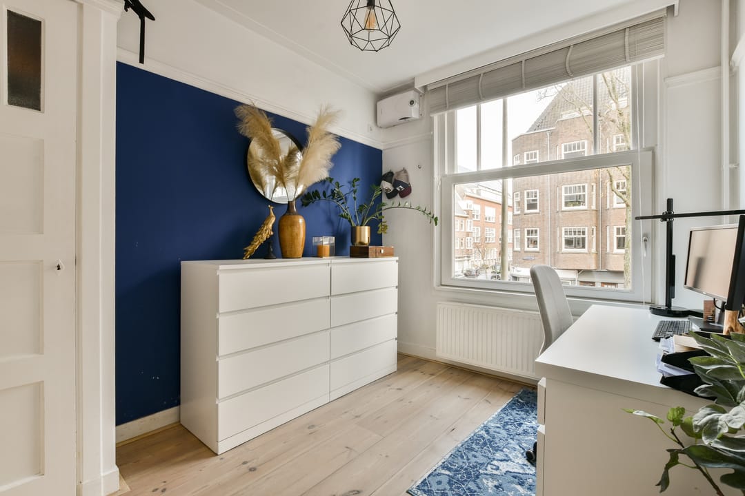 Charming Upper Floor Apartment with Authentic Details in Popular Hoofddorppleinbuurt — 17