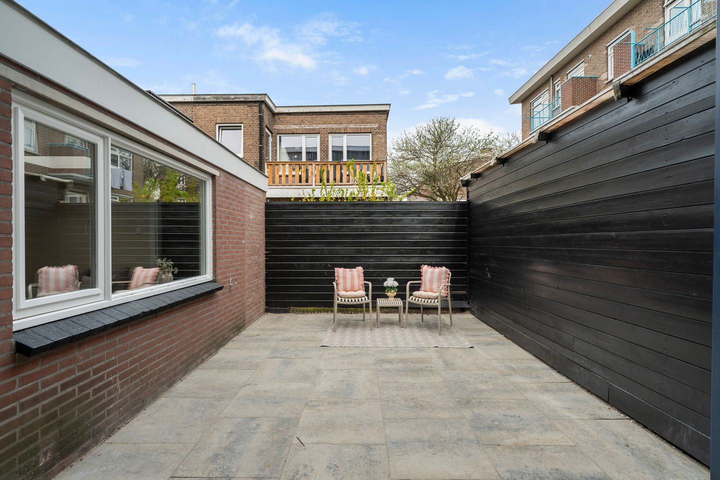 Renovated ground floor apartment with garden in Houtwijk — 29