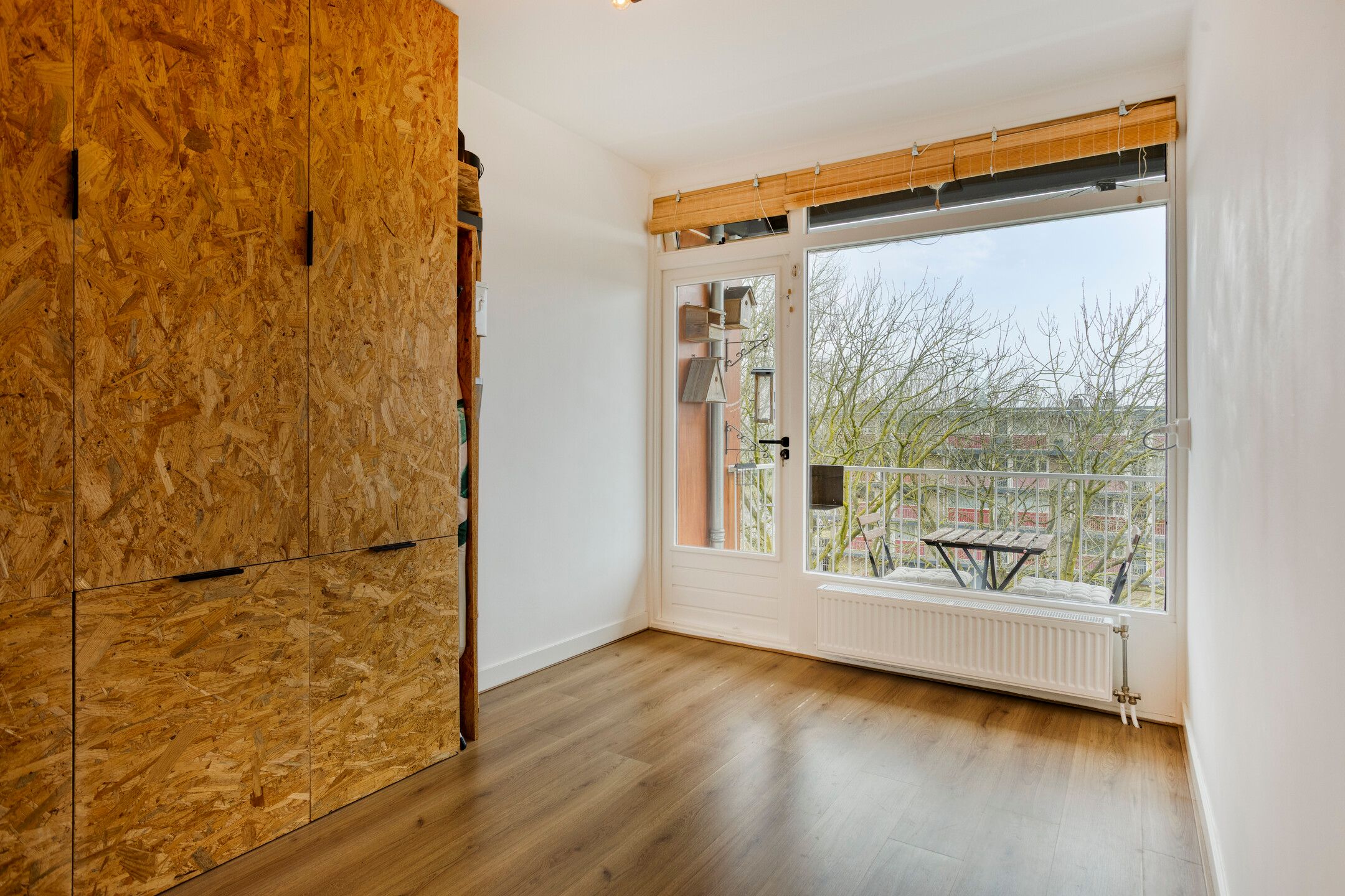 Perfectly maintained apartment with lovely balcony and free view over water — 18