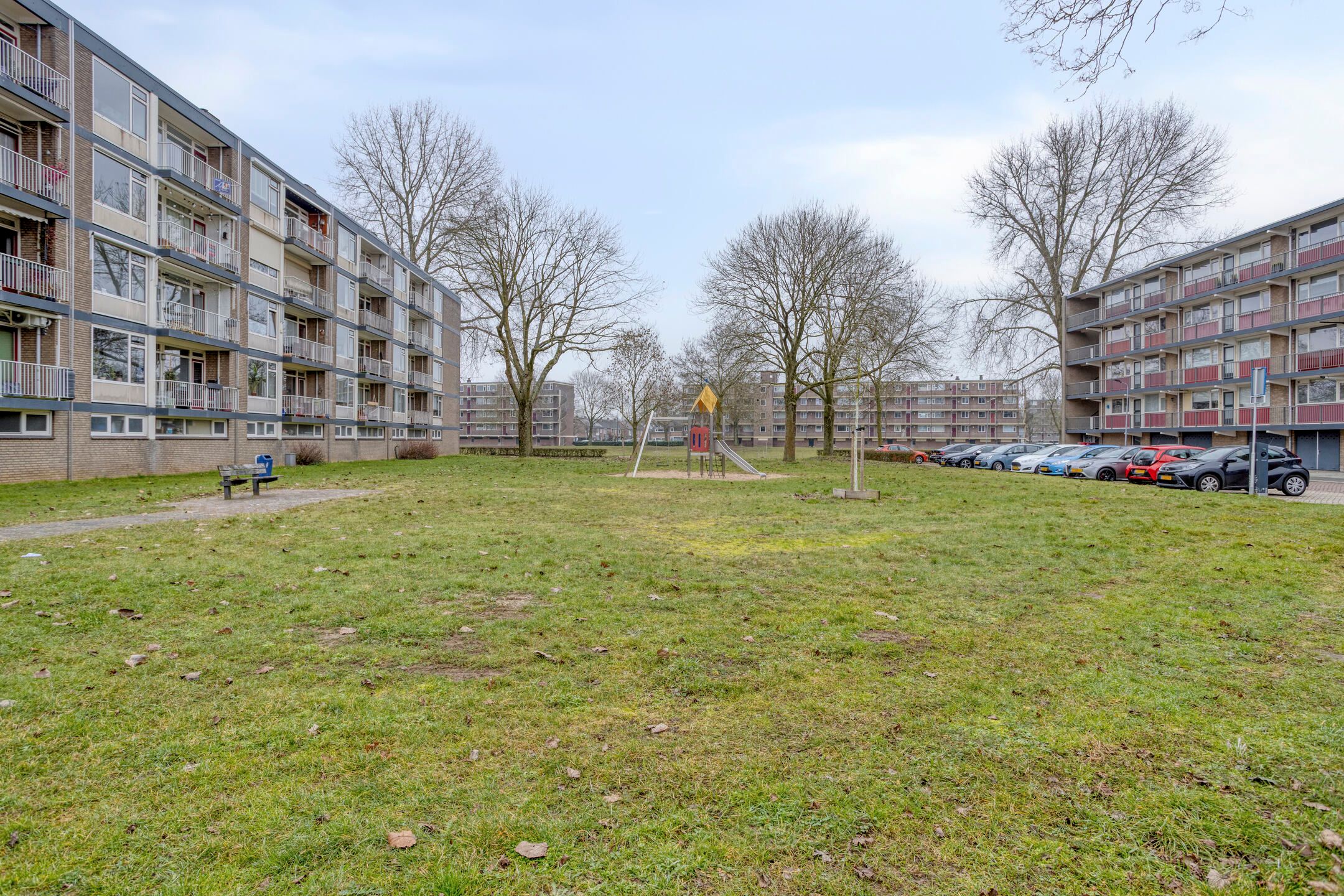 Perfectly maintained apartment with lovely balcony and free view over water — 33