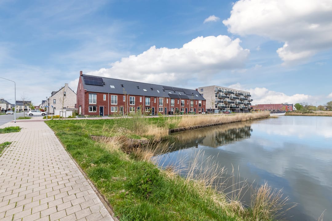 Energy-efficient, move-in ready terraced house from 2023 with open views in Bosselaar Zuid — 7
