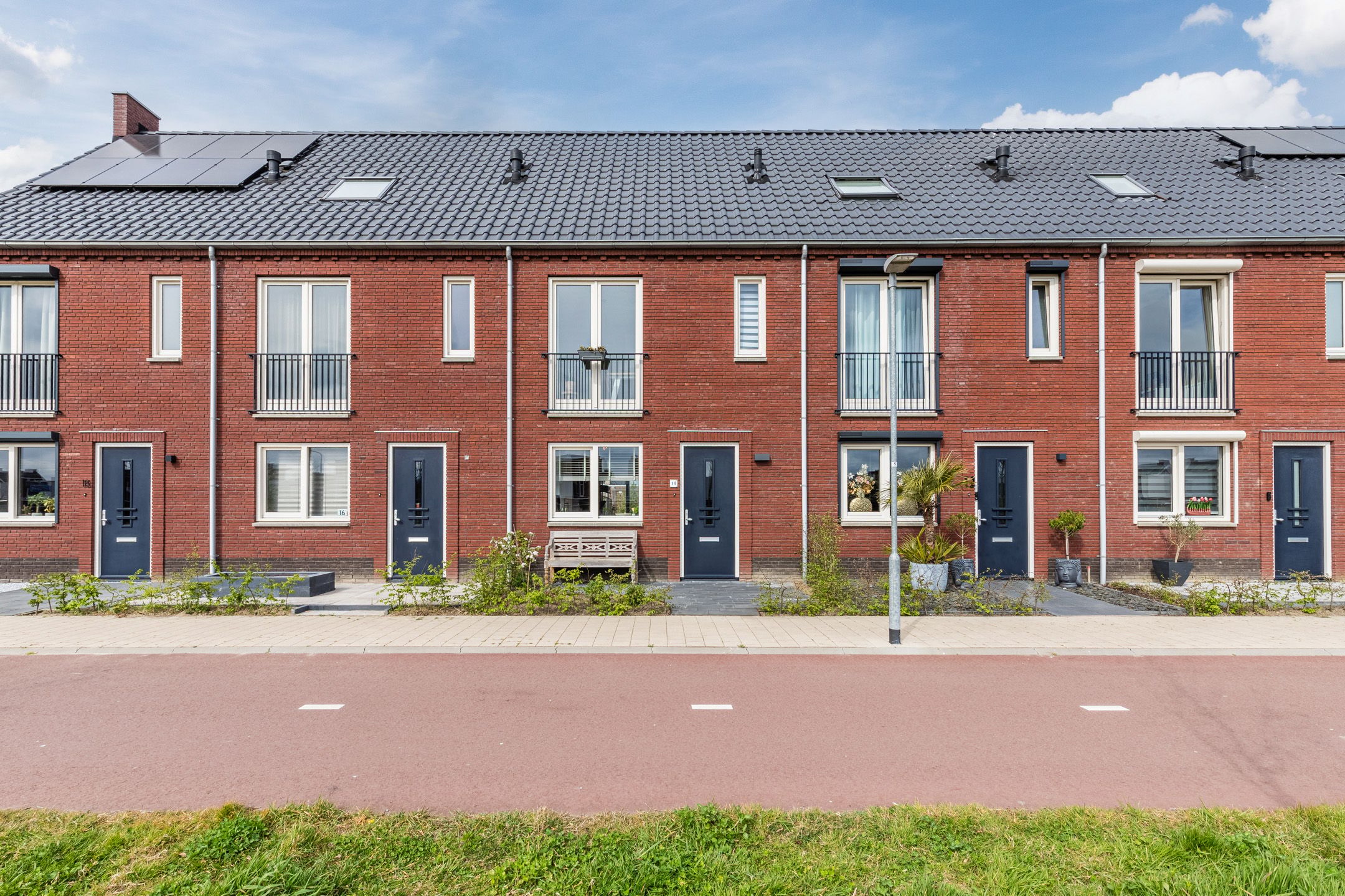 Energy-efficient, move-in ready terraced house from 2023 with open views in Bosselaar Zuid — 36