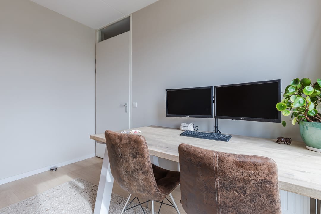 Energy-efficient, move-in ready terraced house from 2023 with open views in Bosselaar Zuid — 23