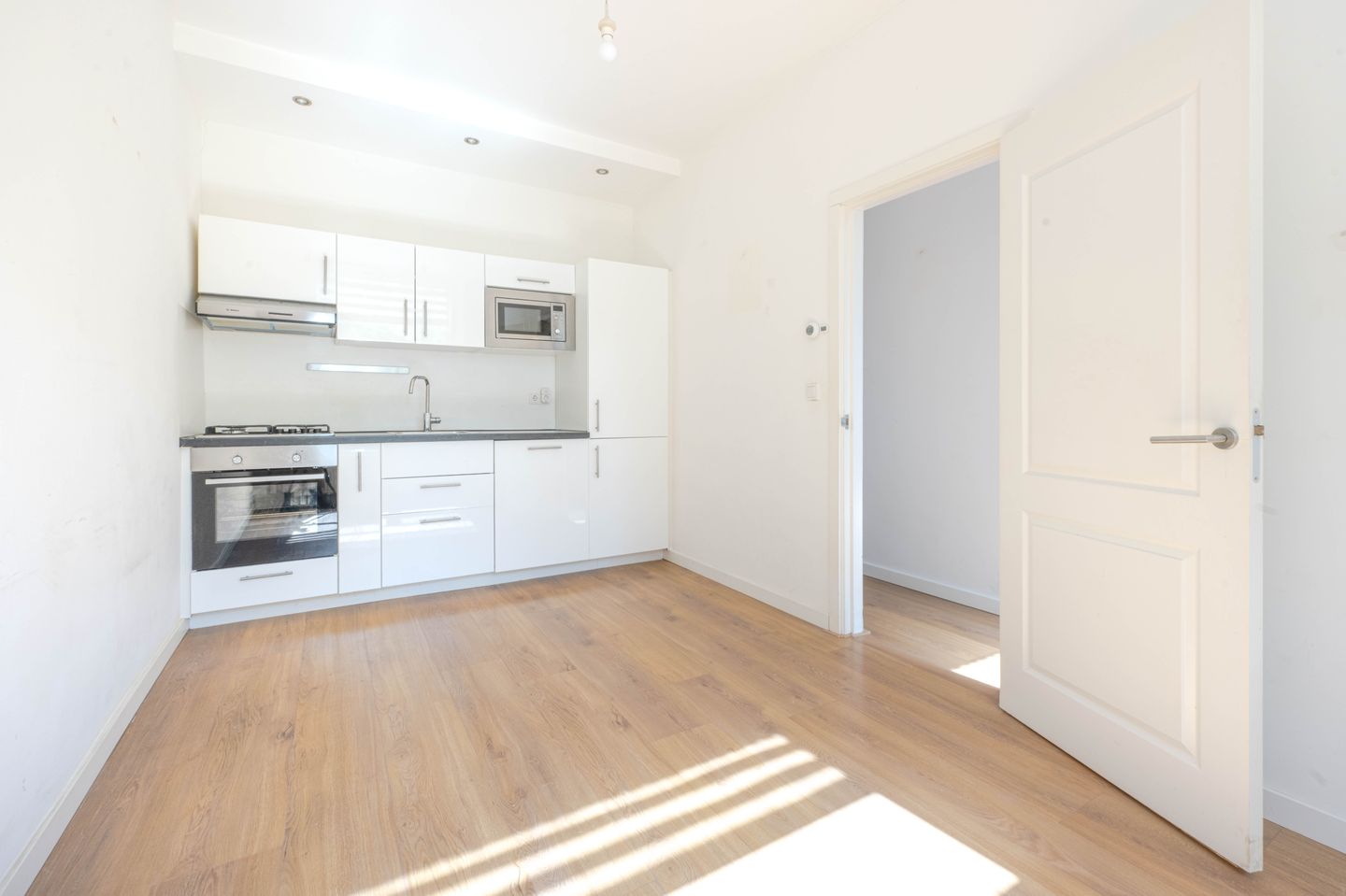 Foto 4 van Oostvoornsestraat 15-B