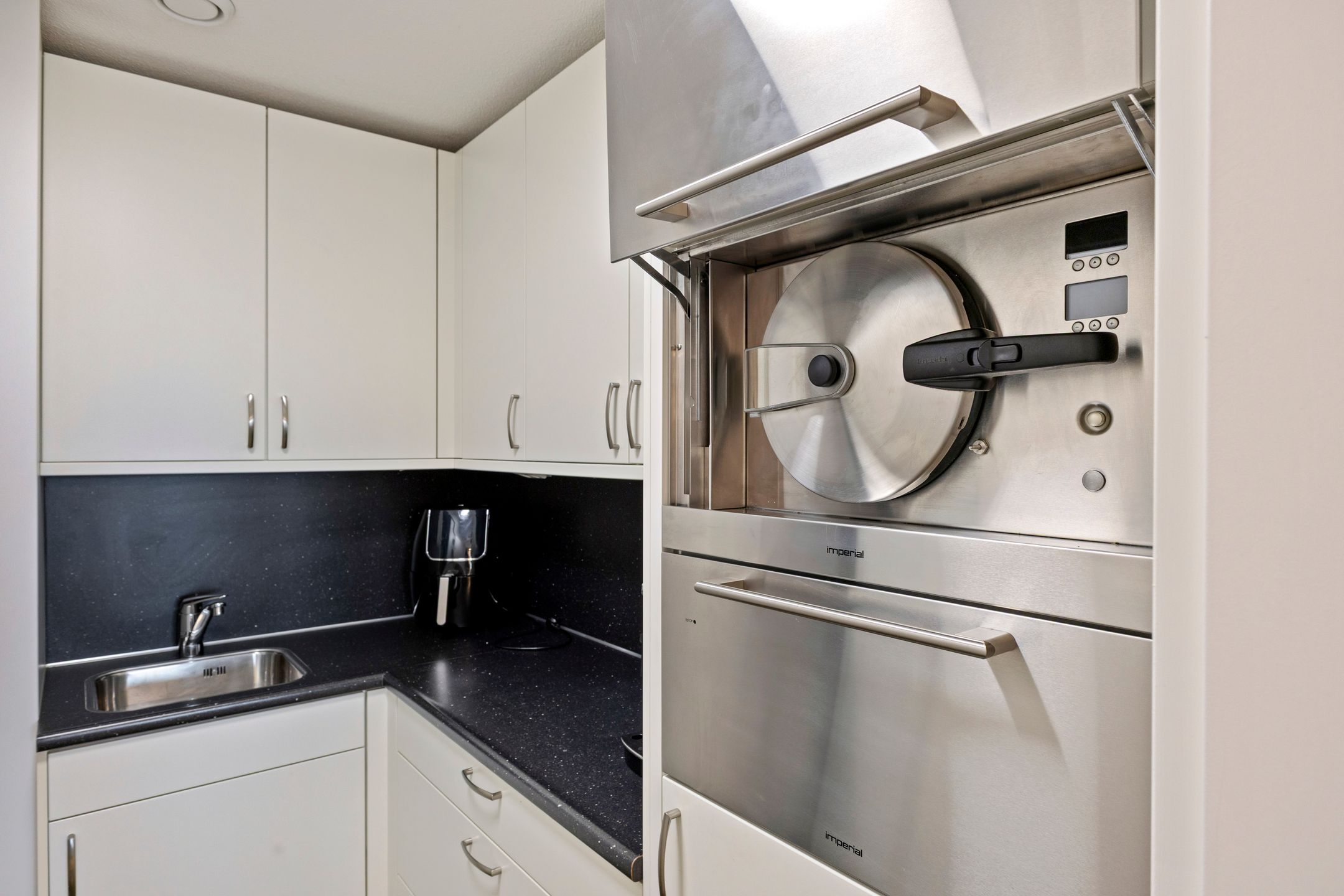 Foto 21 van Schout van Hanswijkplein 44