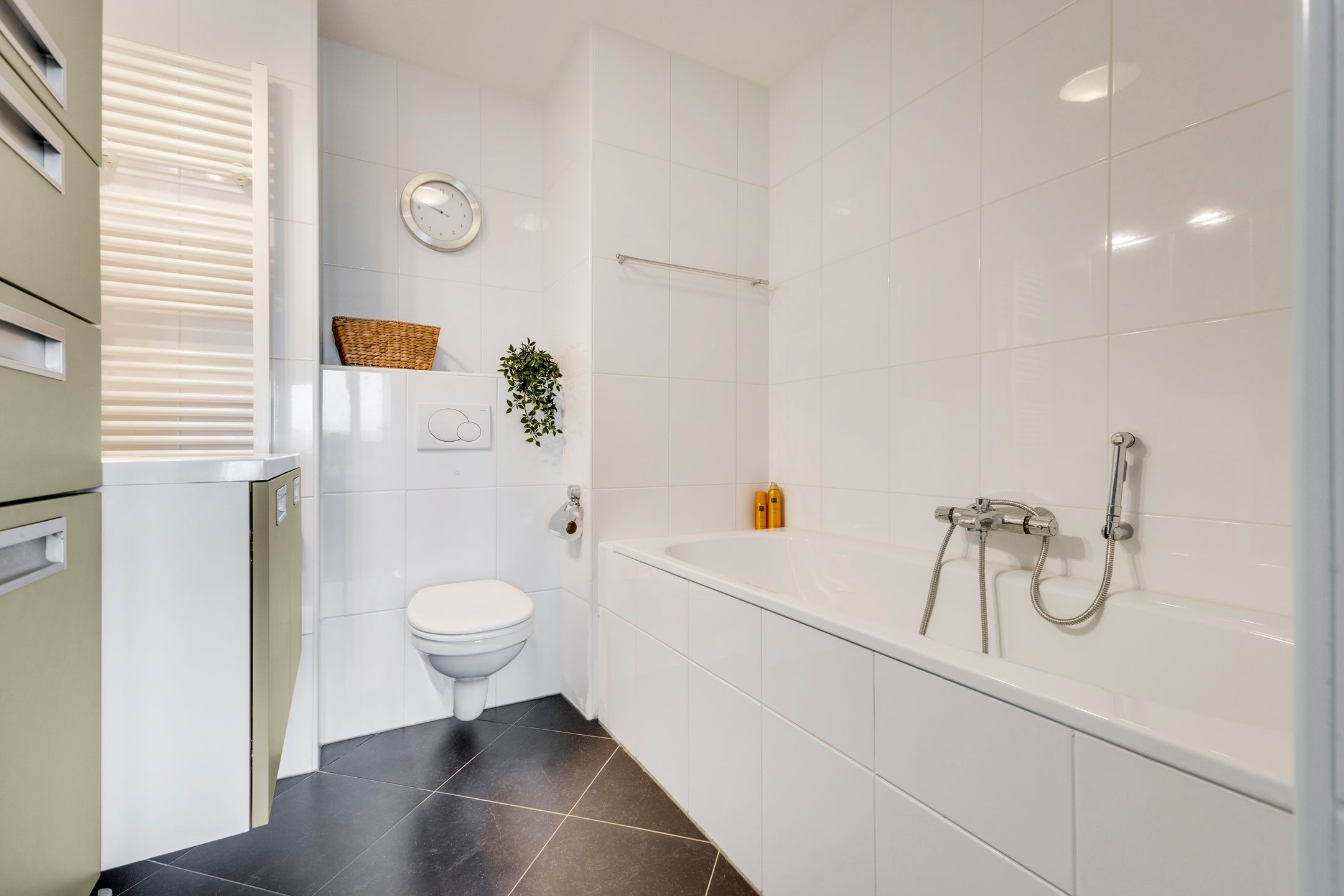 Foto 30 van Schout van Hanswijkplein 44