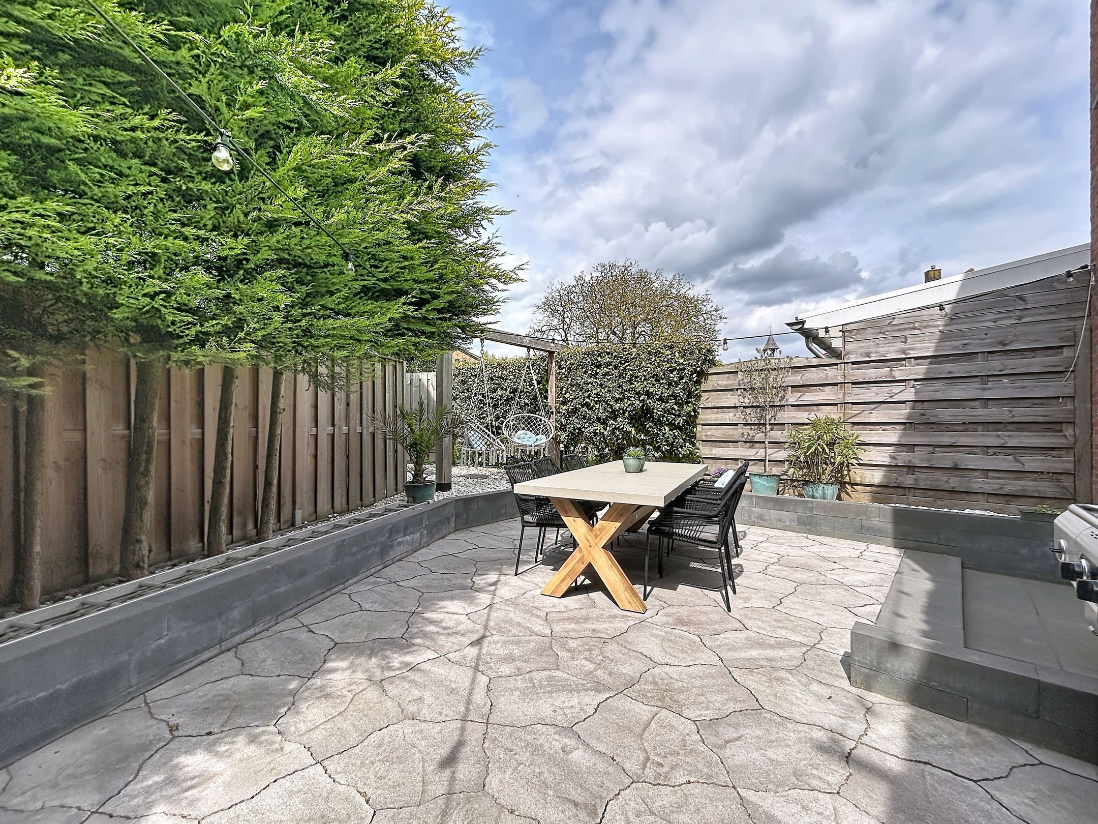 Modern renovated terraced house with roof terrace in Biervliet — 21