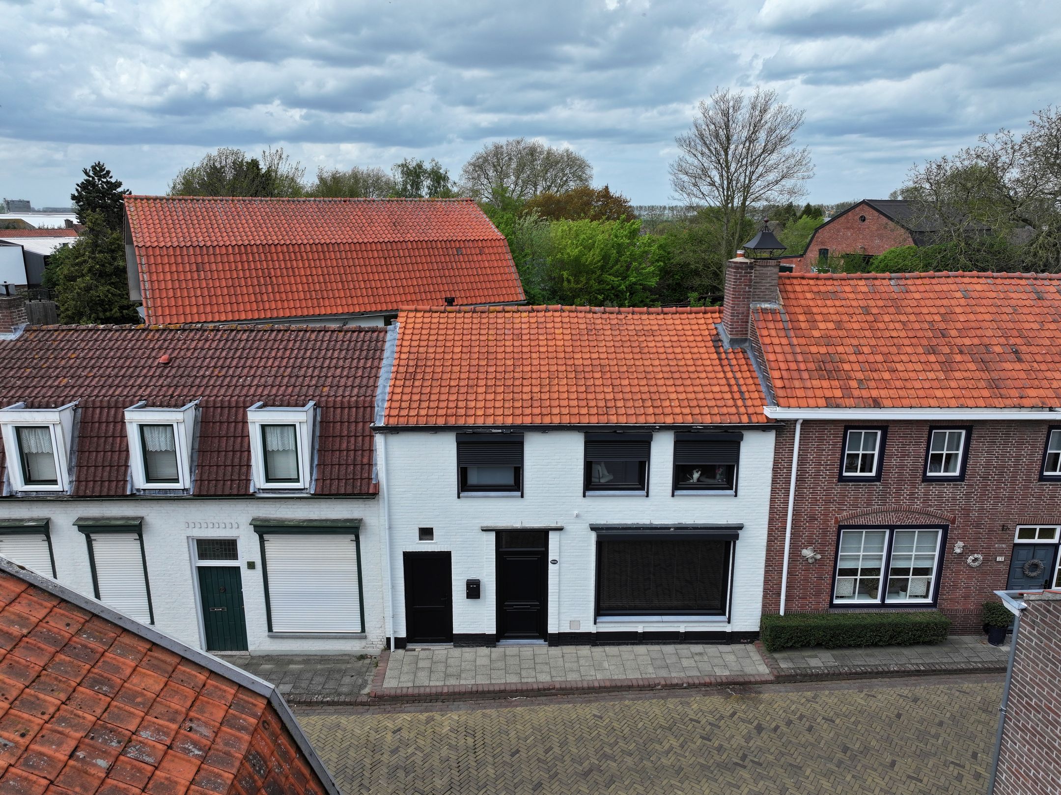 Modern renovated terraced house with roof terrace in Biervliet — 27
