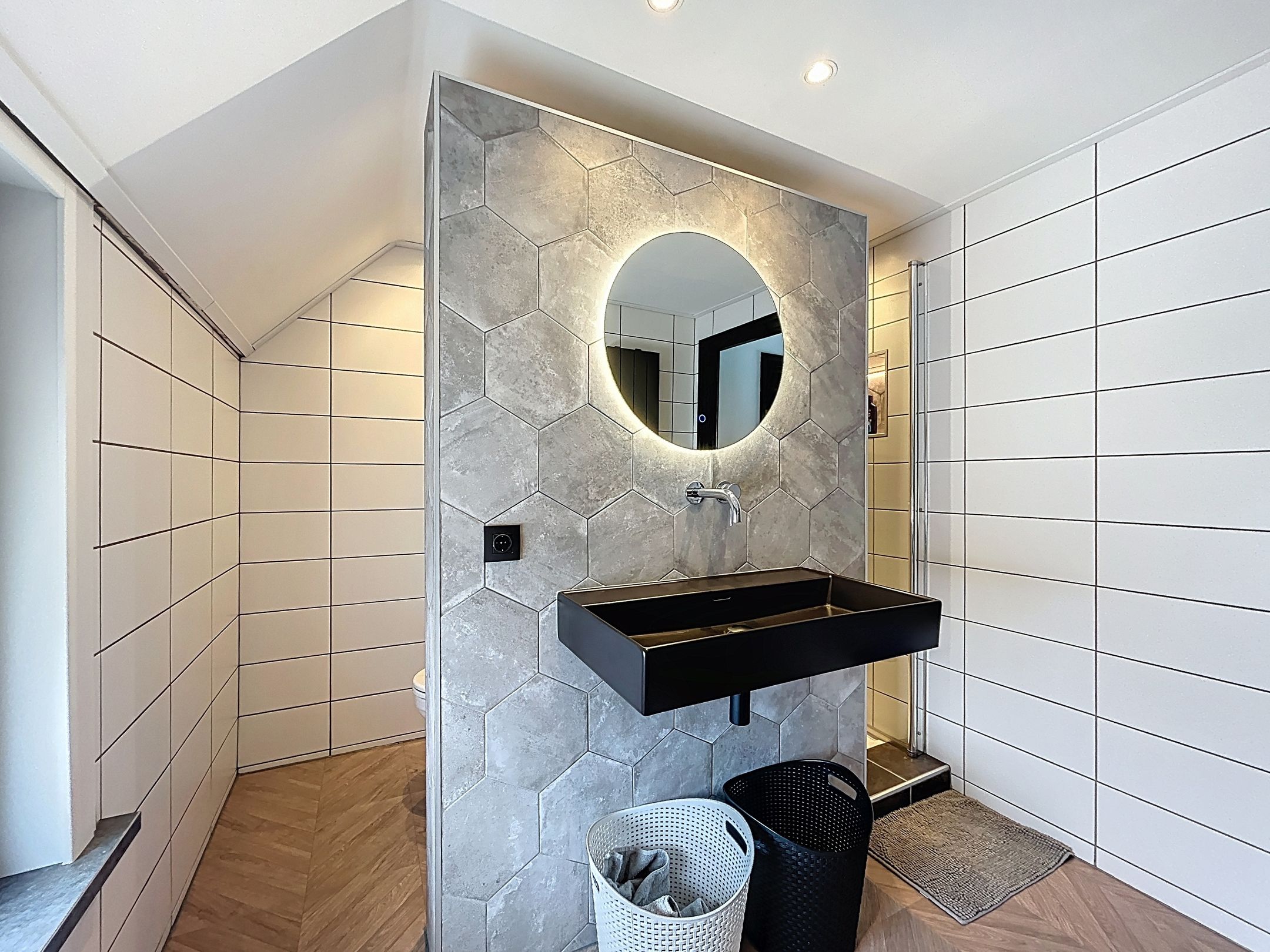 Modern renovated terraced house with roof terrace in Biervliet — 18