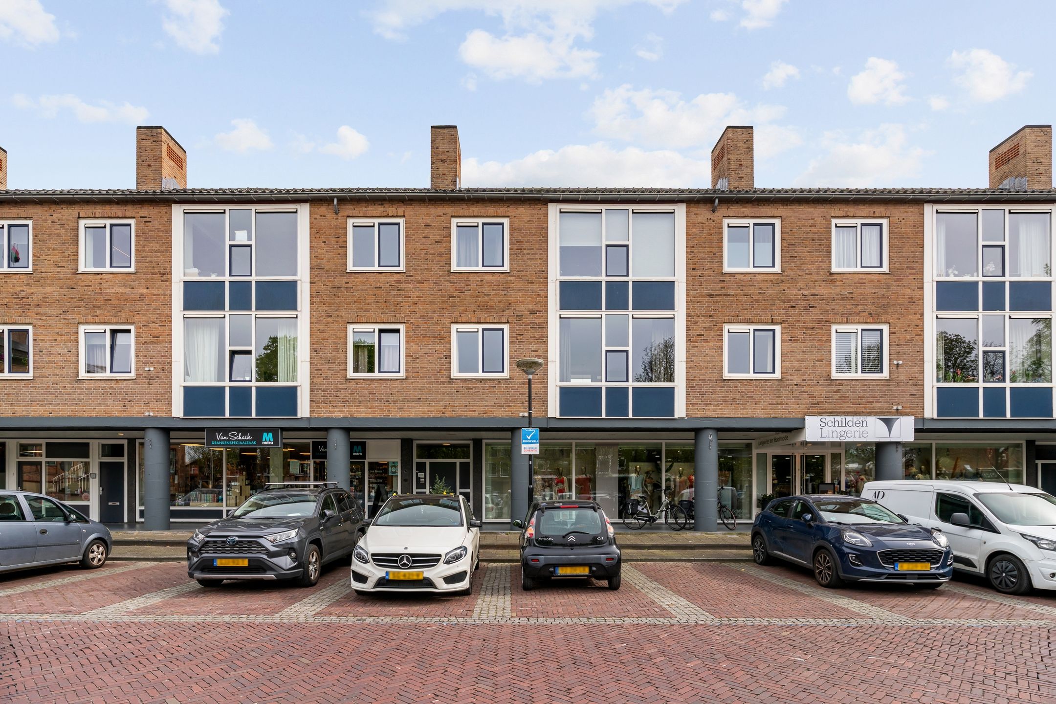 Raadhuisplein 8 