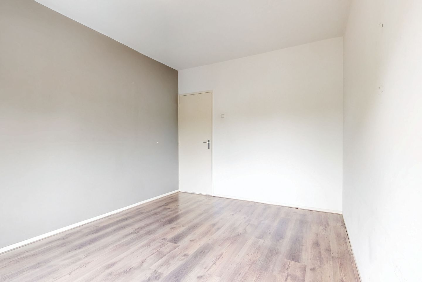 Foto 10 van Raadhuisplein 8