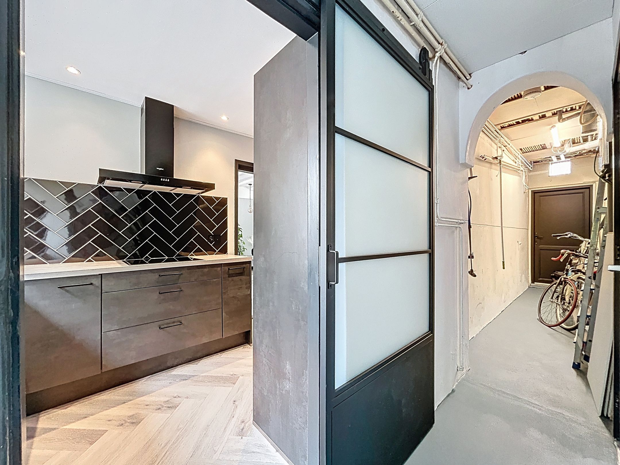 Modern renovated terraced house with roof terrace in Biervliet — 12