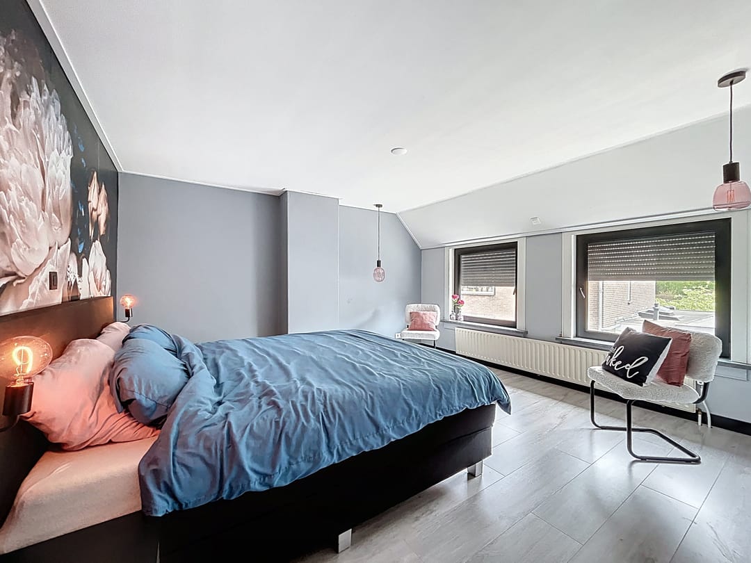 Modern renovated terraced house with roof terrace in Biervliet — 17