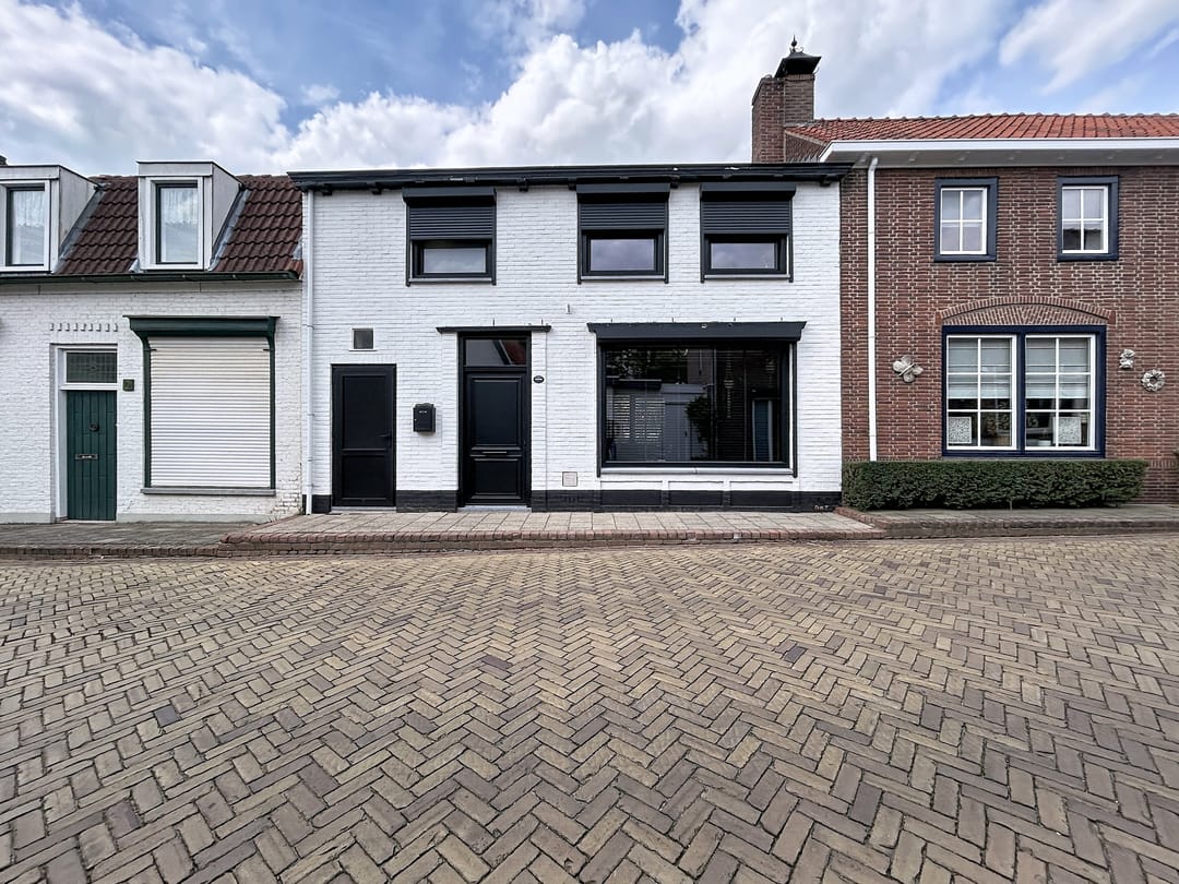 Modern renovated terraced house with roof terrace in Biervliet — 26