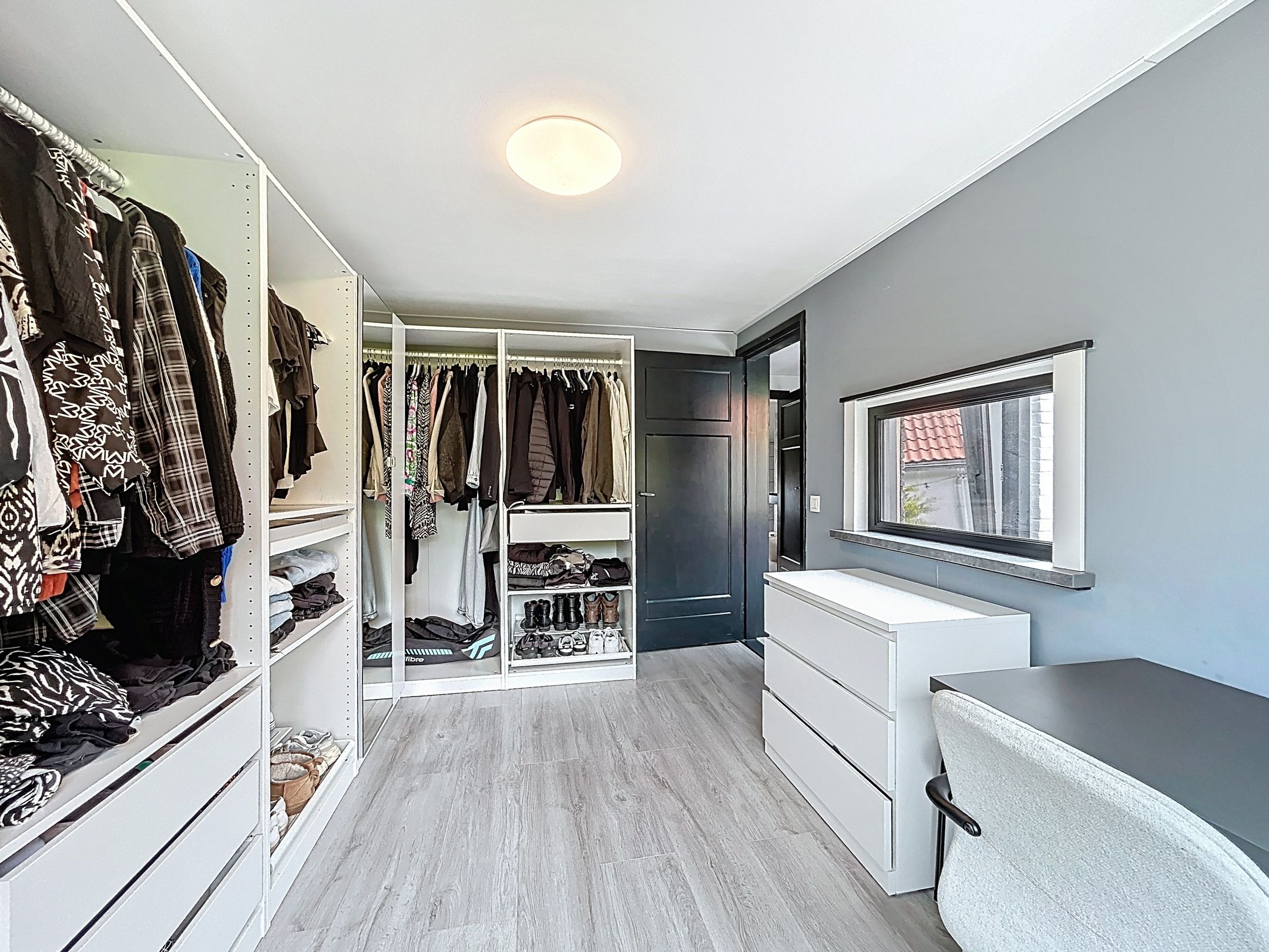 Modern renovated terraced house with roof terrace in Biervliet — 15