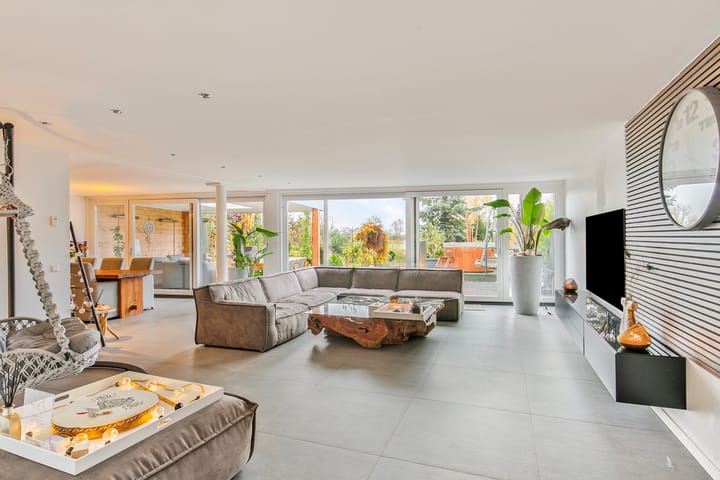 Photo 3 of Elise Hoomanshof 8