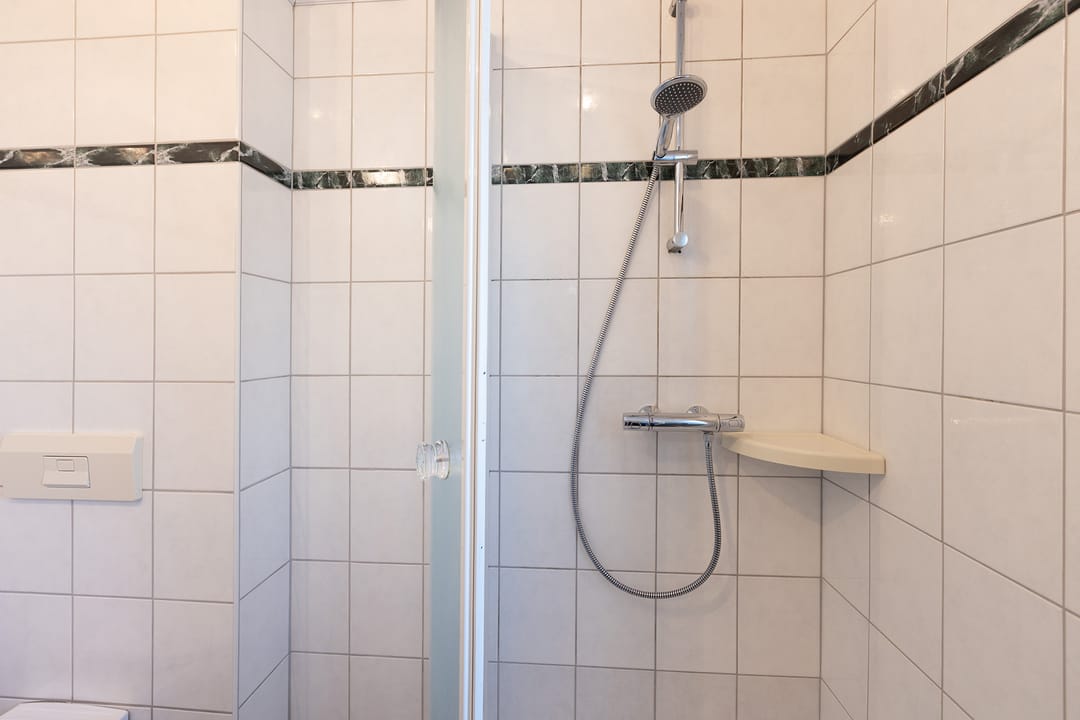 Spacious terraced house with five bedrooms in child-friendly neighborhood of Groenlo — 26