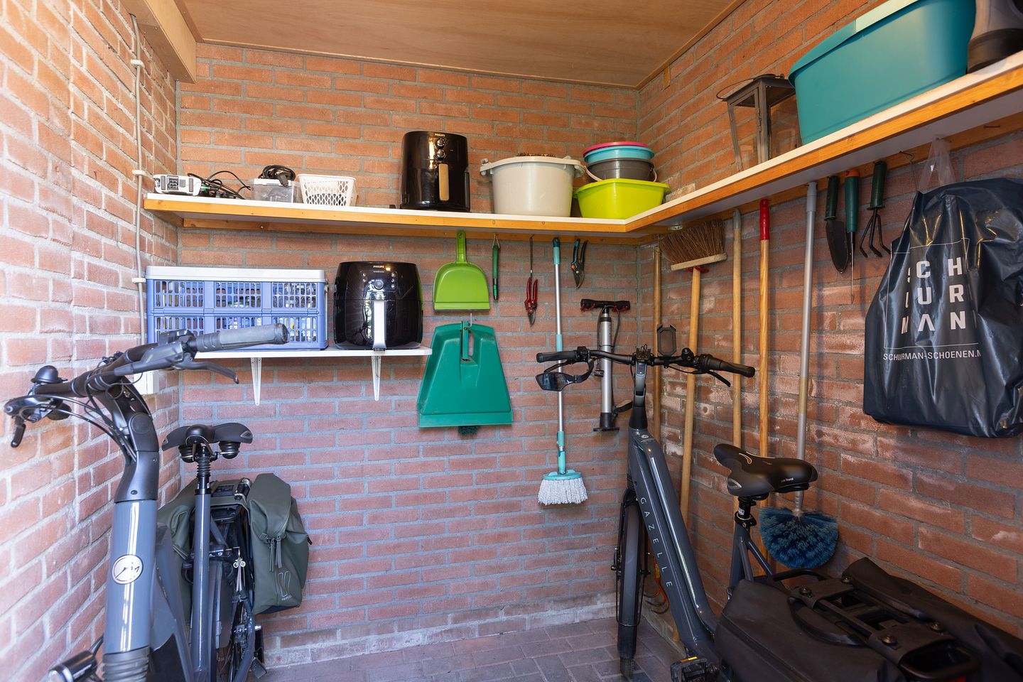 Spacious terraced house with five bedrooms in child-friendly neighborhood of Groenlo — 34