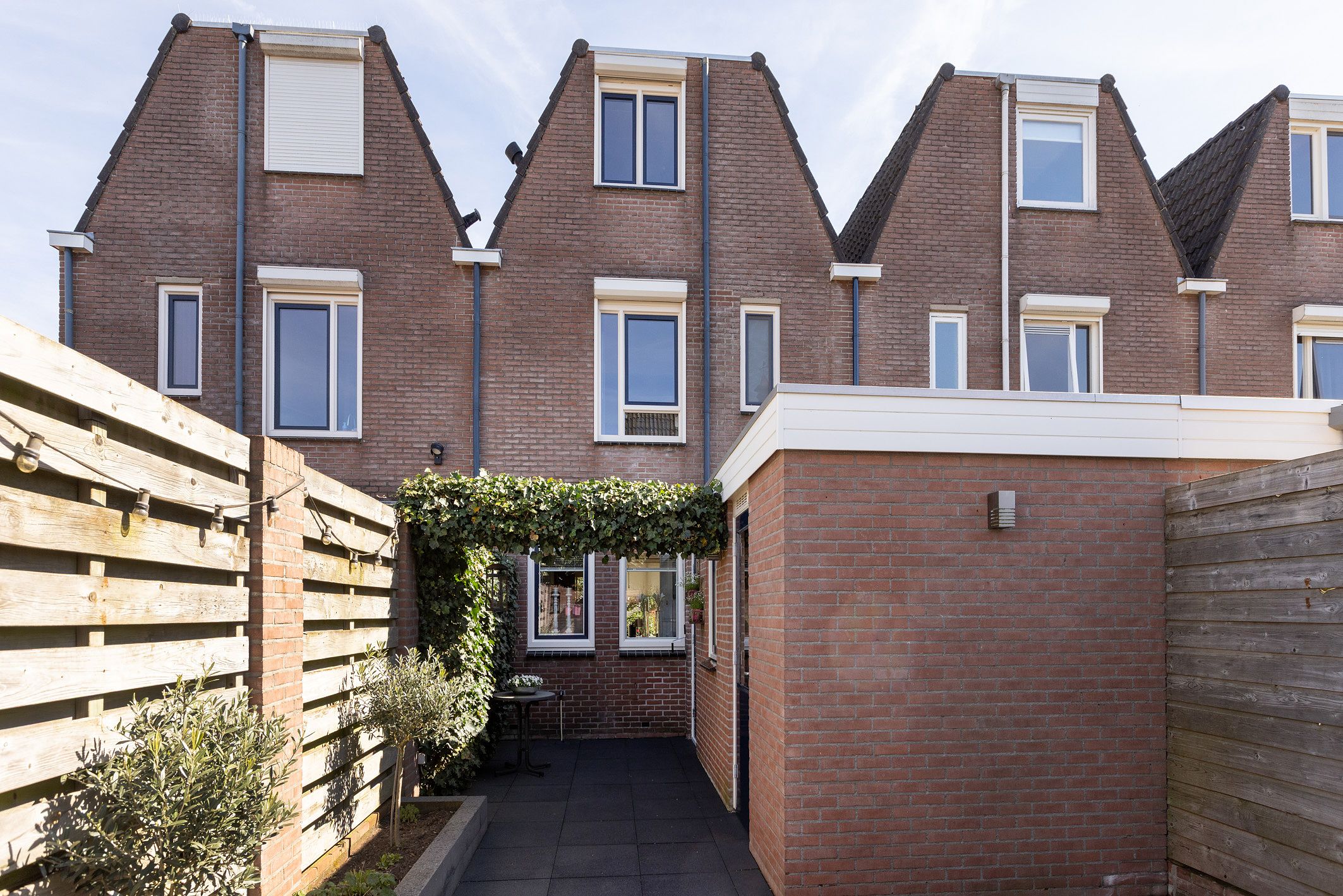 Spacious terraced house with five bedrooms in child-friendly neighborhood of Groenlo — 36