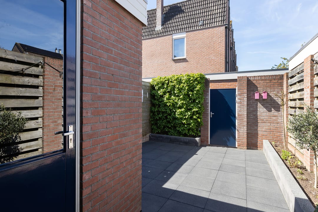 Spacious terraced house with five bedrooms in child-friendly neighborhood of Groenlo — 38