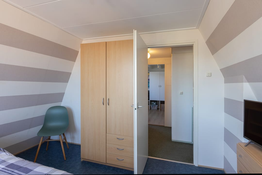 Spacious terraced house with five bedrooms in child-friendly neighborhood of Groenlo — 28